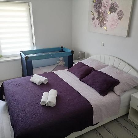 Apartman Lidija Dinjiska Bagian luar foto