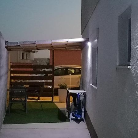 Apartman Lidija Dinjiska Bagian luar foto