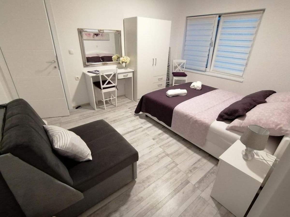 Apartman Lidija Dinjiska Bagian luar foto