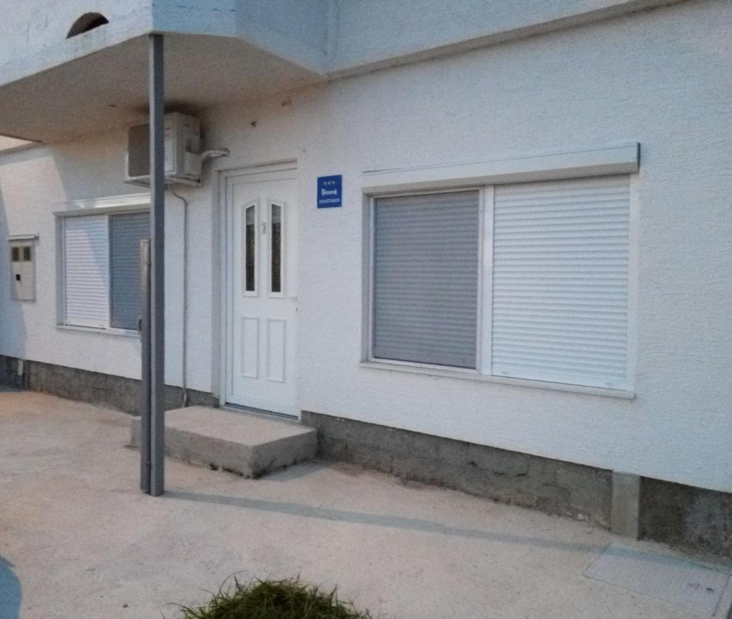 Apartman Lidija Dinjiska Bagian luar foto