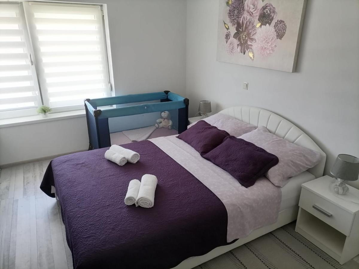 Apartman Lidija Dinjiska Bagian luar foto